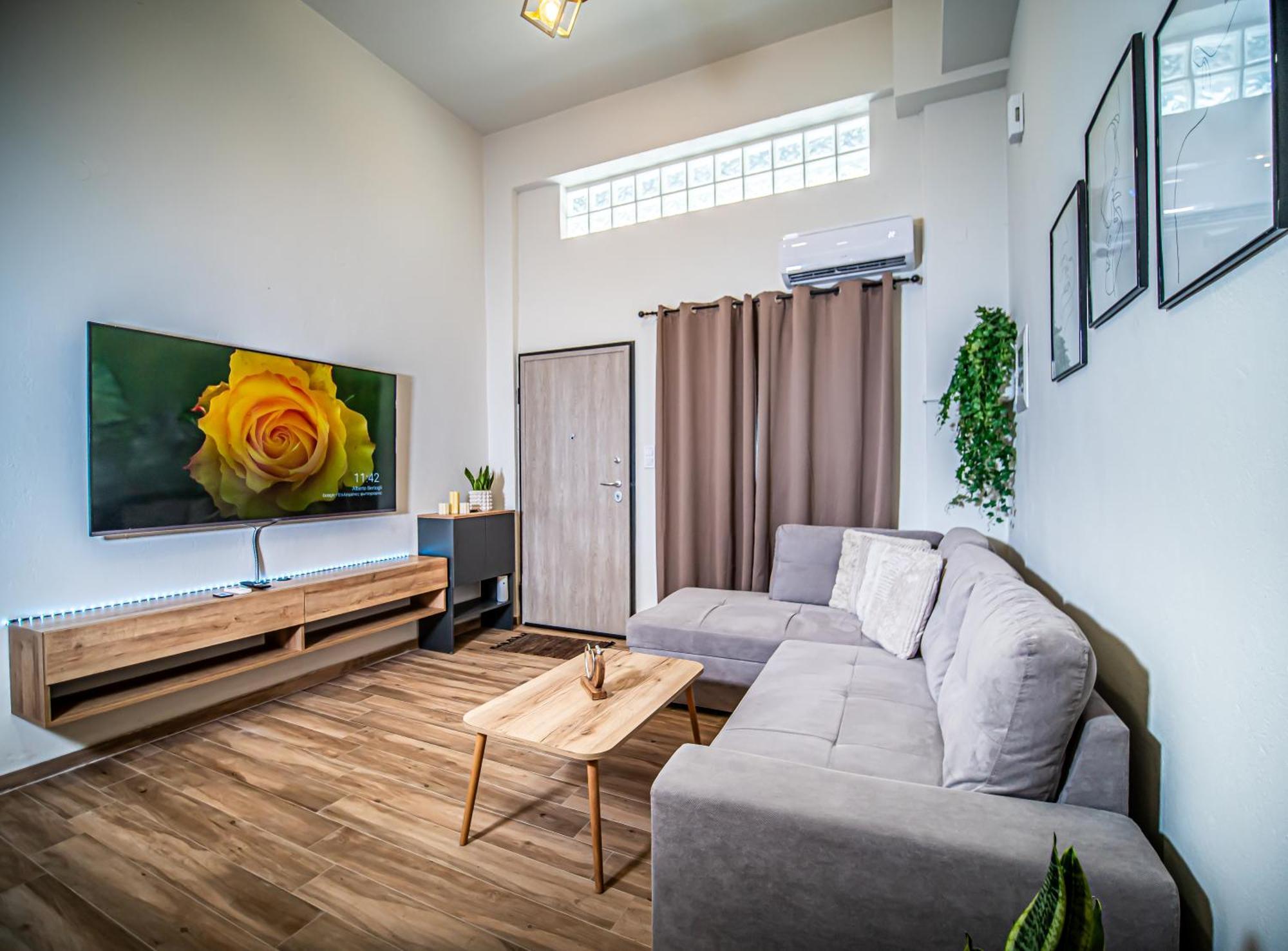 Loft Lux Living - 7 Minutes From Center *